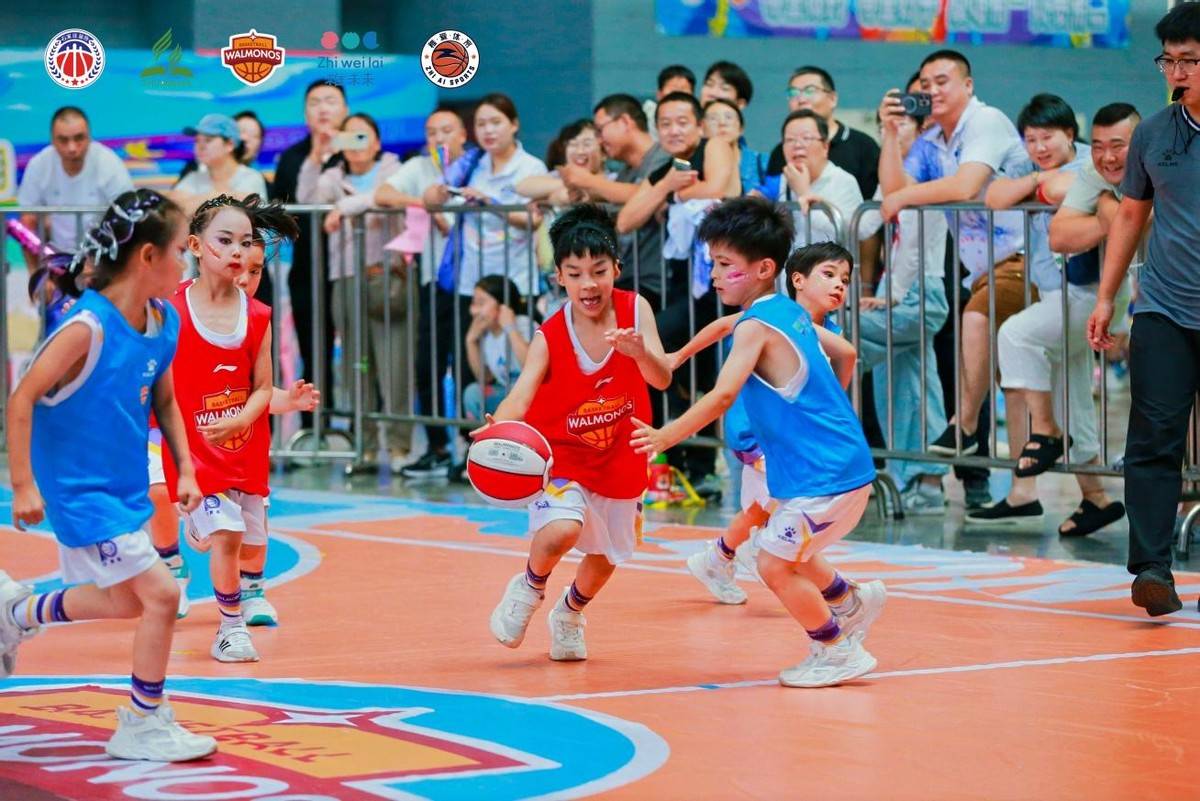 2025华蒙星第十届幼儿篮球嘉年华(石家庄站)开赛 萌娃篮球秀风采 体教