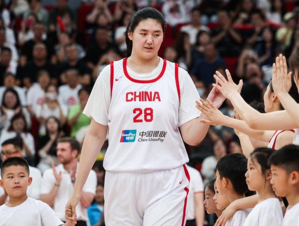 恭喜！2米23张子宇确定打亚洲杯：中国女篮剑指冠军，宫帅祭双塔？