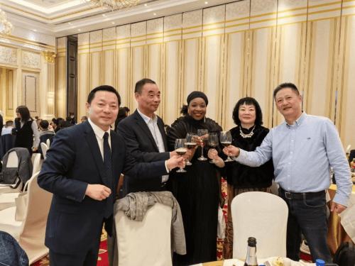中国太赫兹医学研究院亮相第七届中国国际进口博览会国际文旅健康高峰论坛