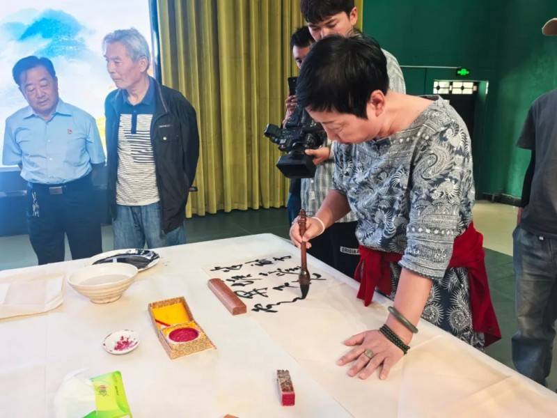 跨越山海赴拜城 书画交融赋能文旅新征程