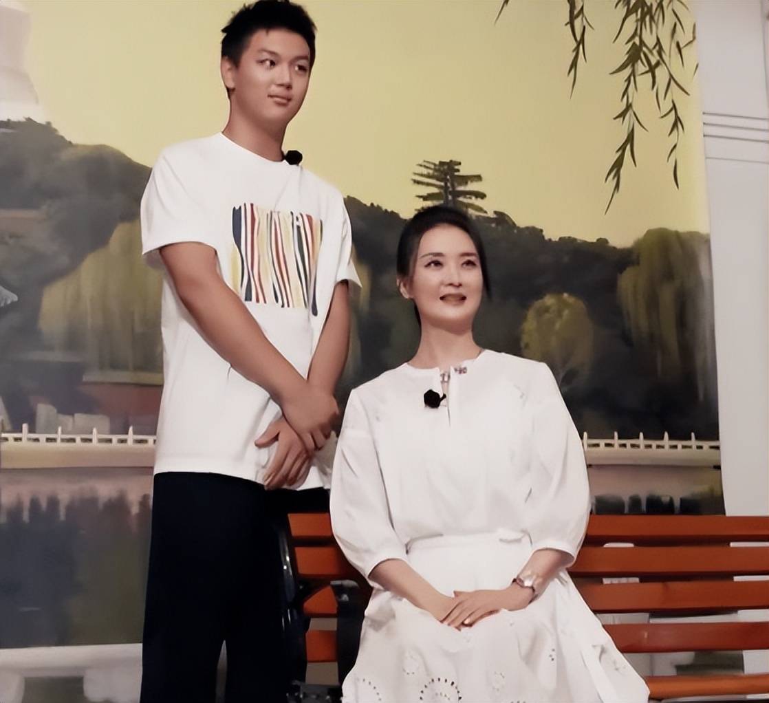 原创28年熬出头婆婆去世儿子转性老公失联王艳重获新生