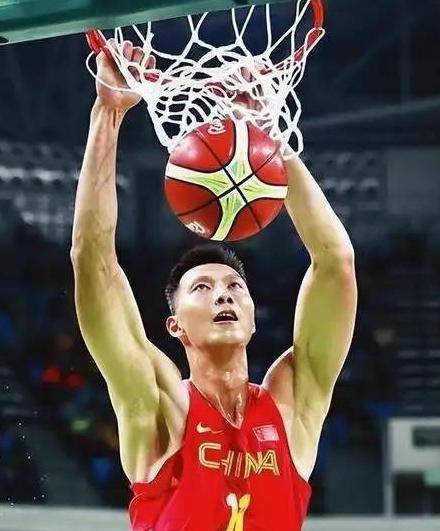 悬念！易建联专访为何突遭撤档，北控后卫评最佳阵容引球迷热议