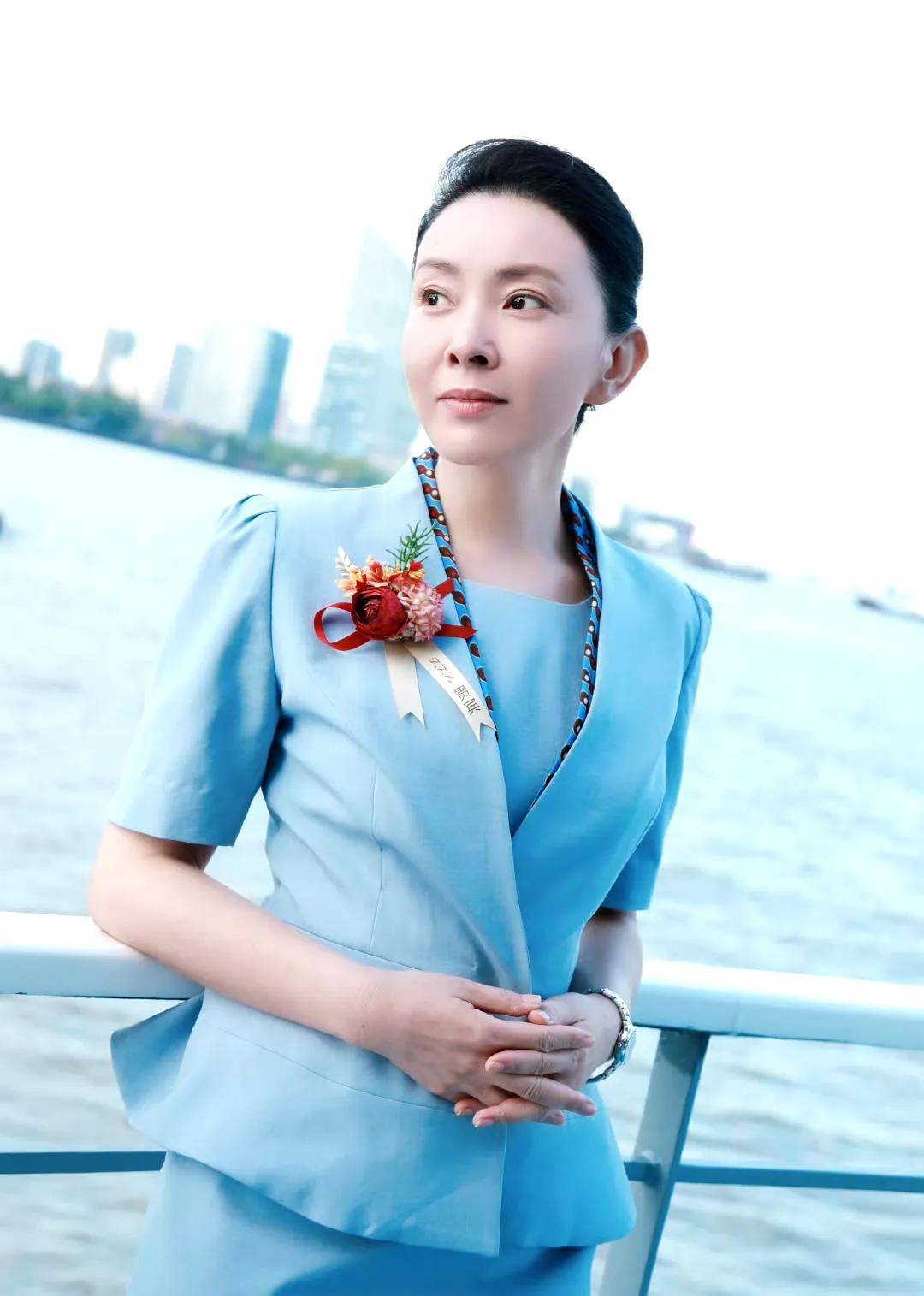 刘威葳:与导演分手后,嫁入圈外家庭,49岁依然魅力无限