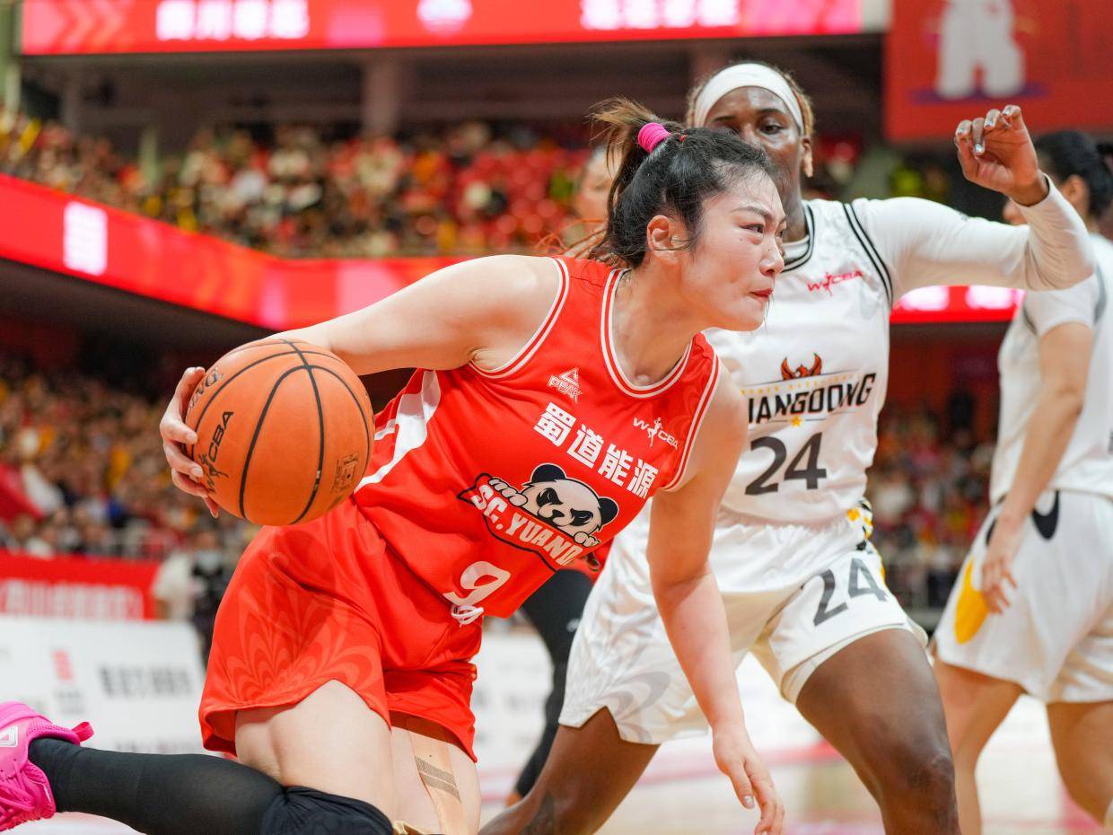 杨毅谈李梦无缘亚洲杯：宫鲁鸣不存在任何私欲