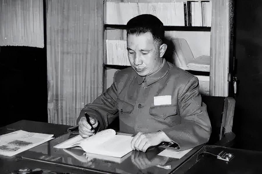 _陈赓直言粟裕不受重用的原因：一是本事太强；二是不不会拍马屁_陈赓直言粟裕不受重用的原因：一是本事太强；二是不不会拍马屁