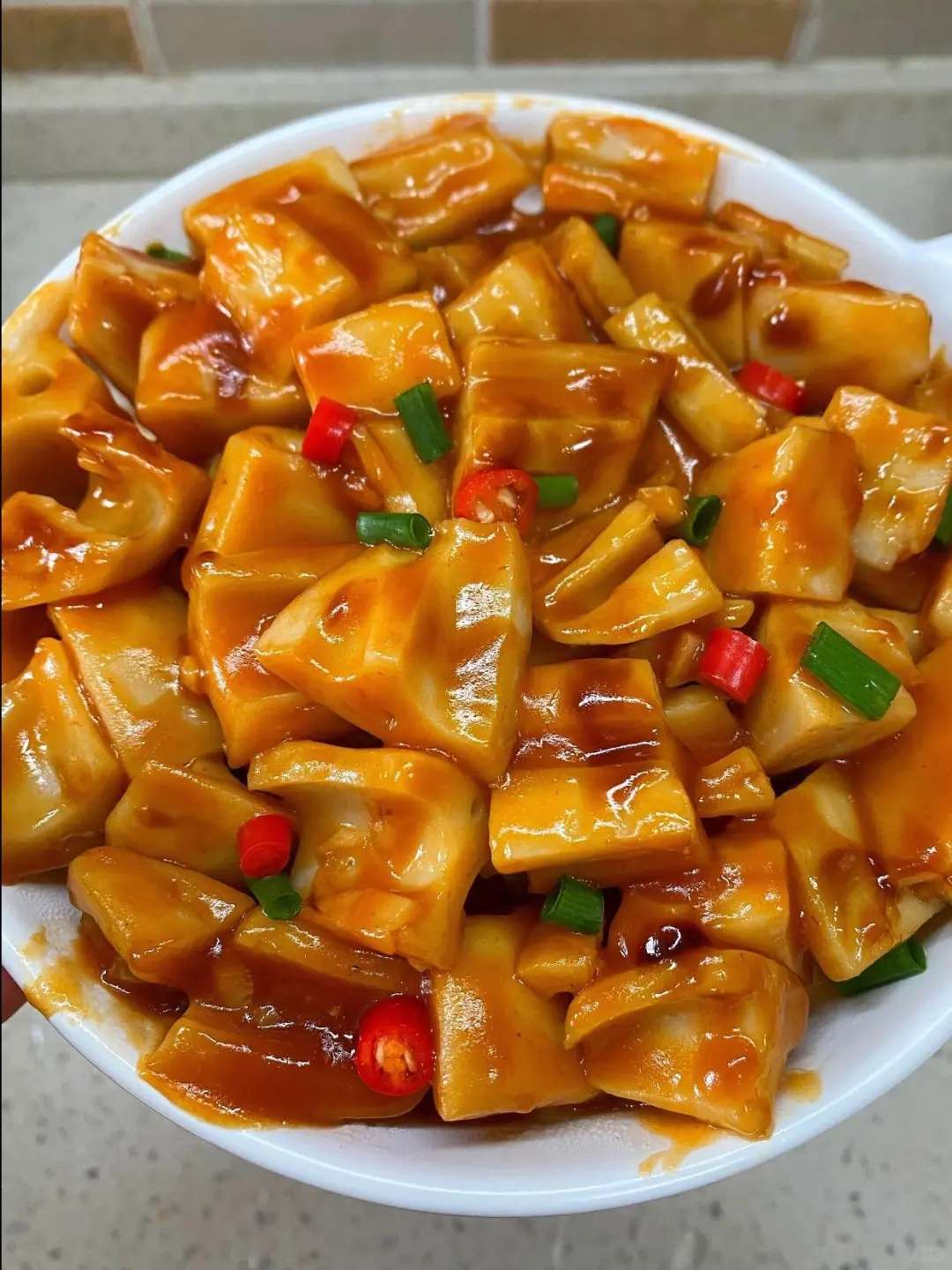 菜市场惊现鲜味大师？莲藕浑身是洞，鲜甜却