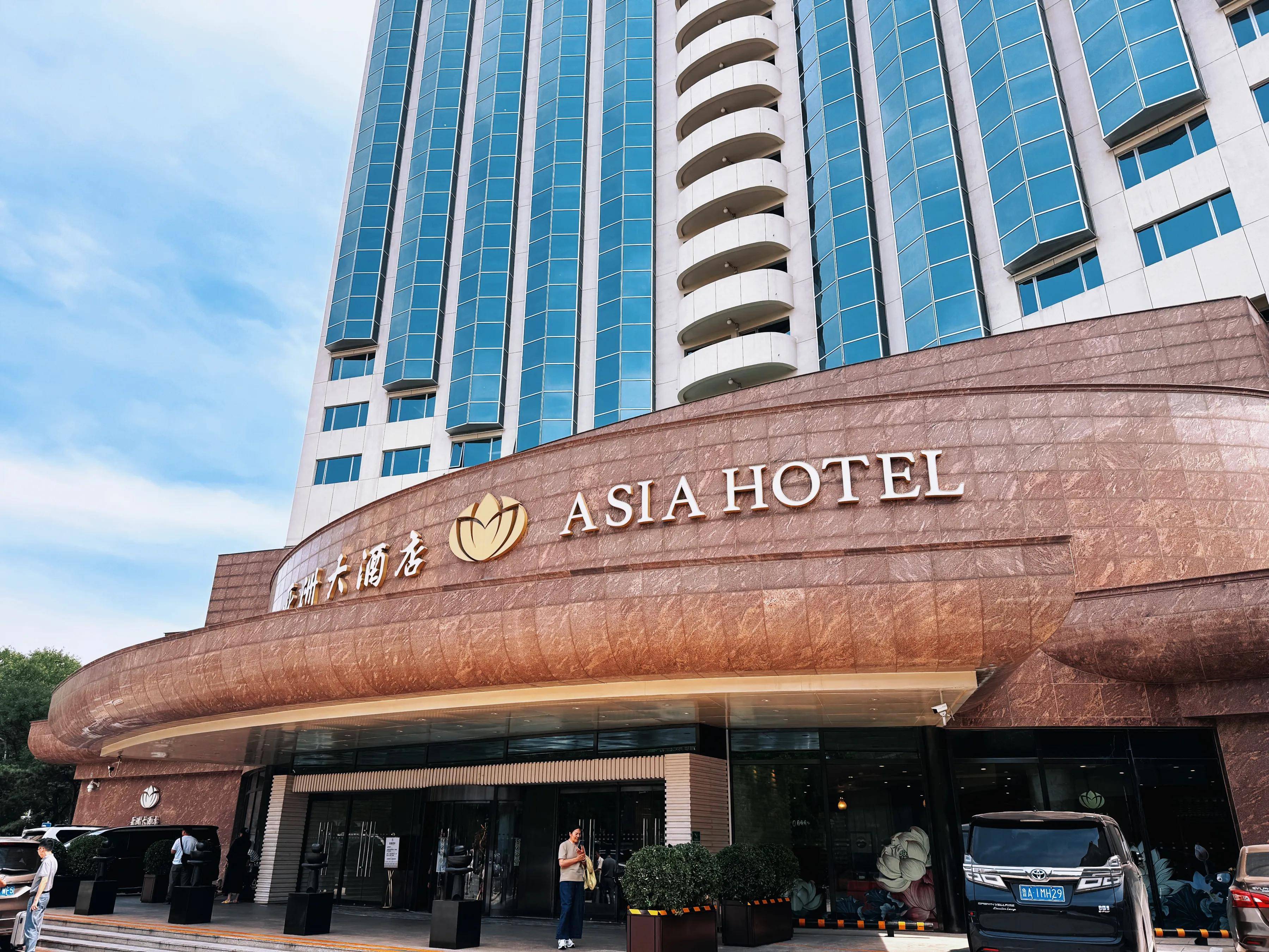 石窟艺术寻踪记:亚洲大酒店带您触摸历史的温度