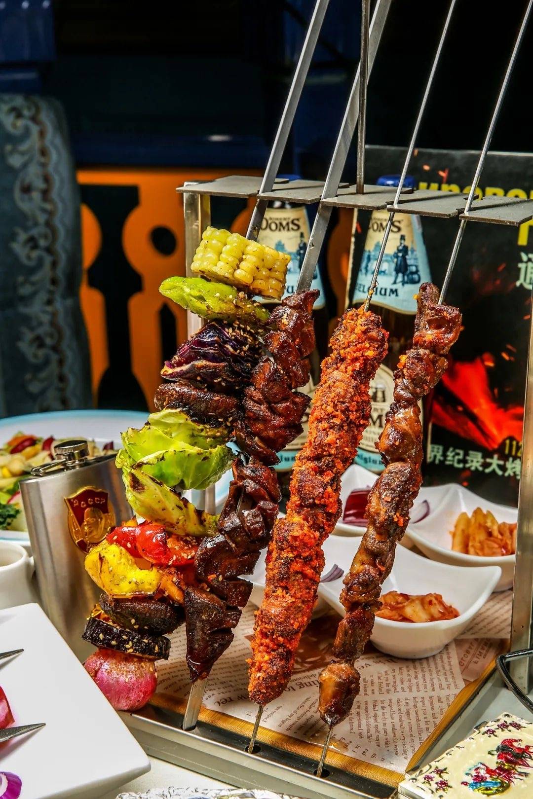 除了大肉串俄式红肠列巴红菜汤等也深受当地人喜爱