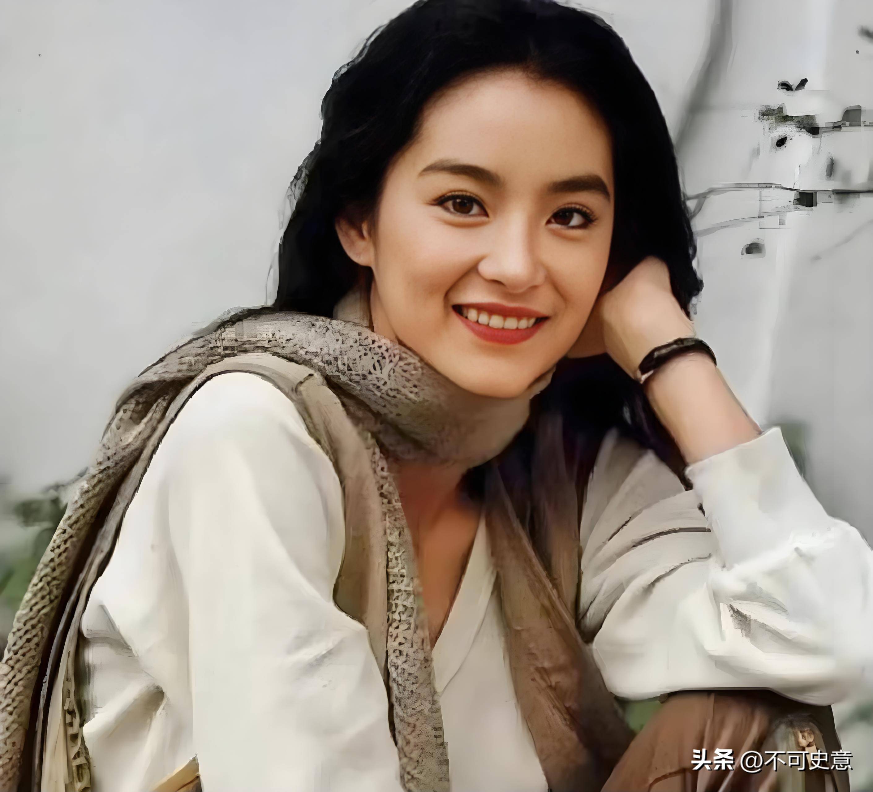 说到林青霞,大家不禁会想到她年轻时那绝世的容颜