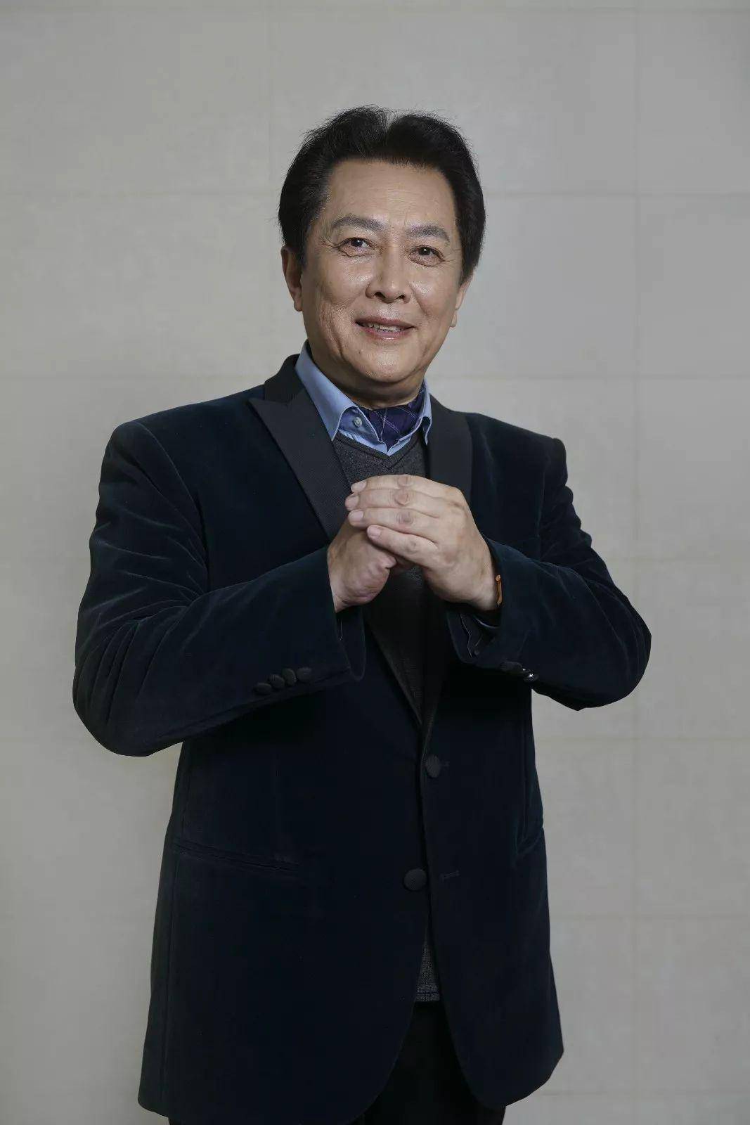 1990年,唐国强妻子除夕夜自杀,生前遗言:女儿,给妈妈报仇!