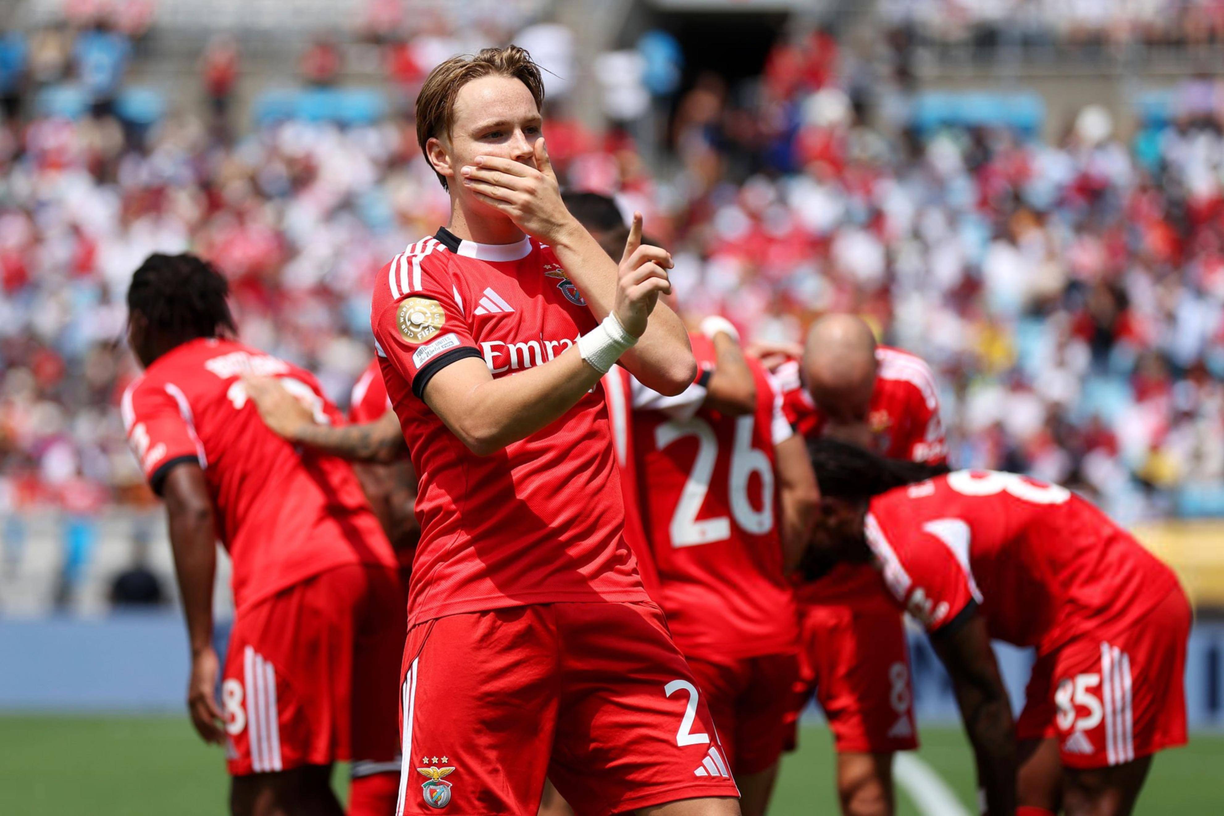 逆转 + 不败双 buff！拜仁 3-1 科隆豪取 17 轮不败，11 分领跑德甲