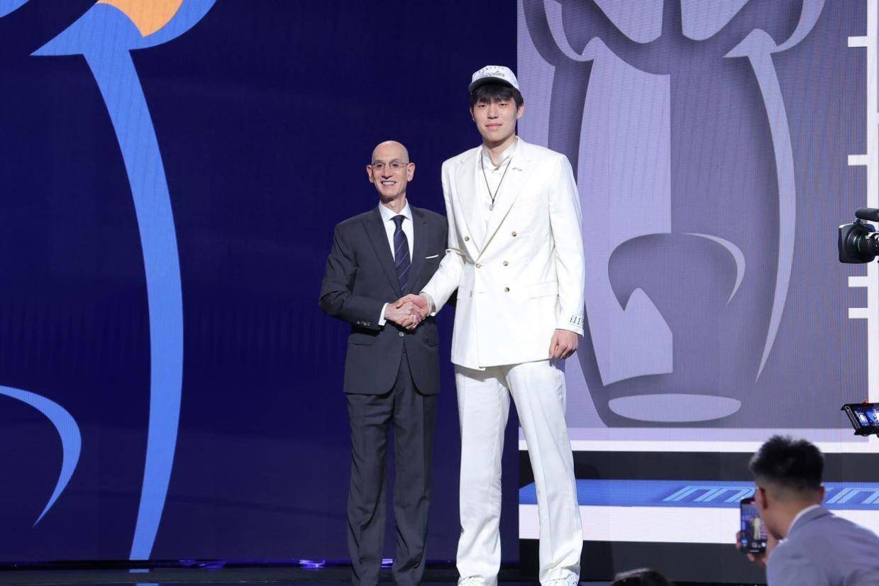 NBA选秀惊现黑马剧本：幕后细节曝光，开拓者两年布局终得杨瀚森