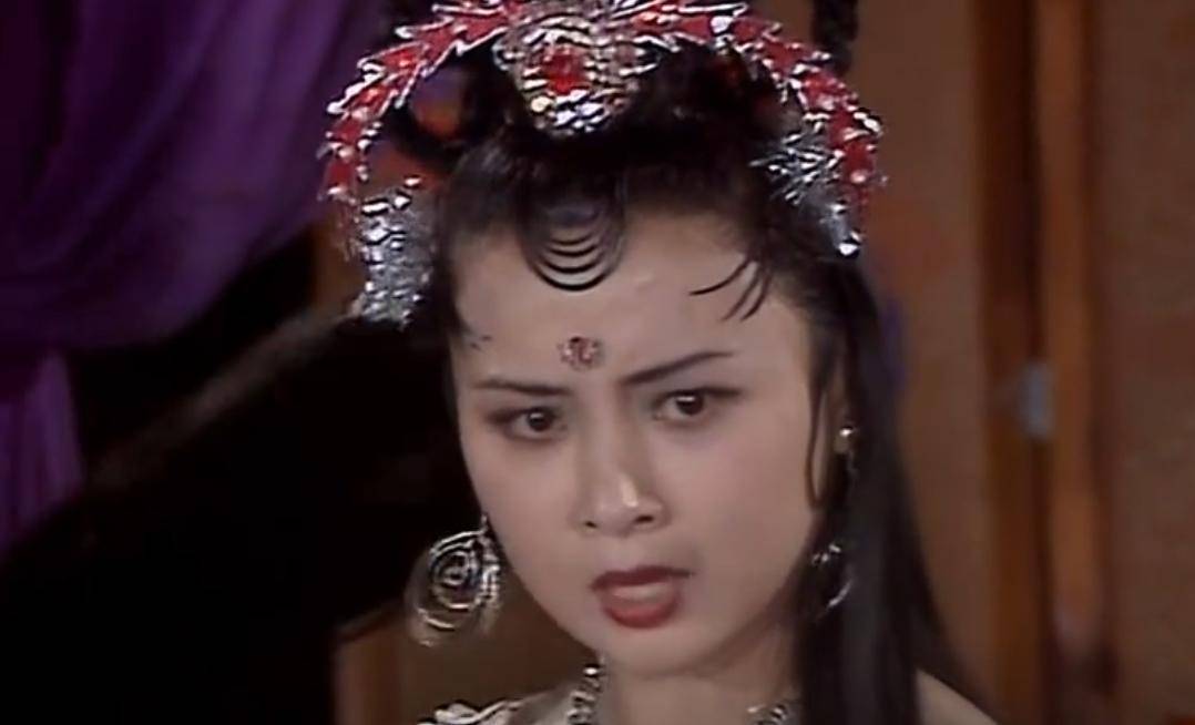 精姚嘉现状:55岁美得像少女,30岁富豪儿子是她骄傲