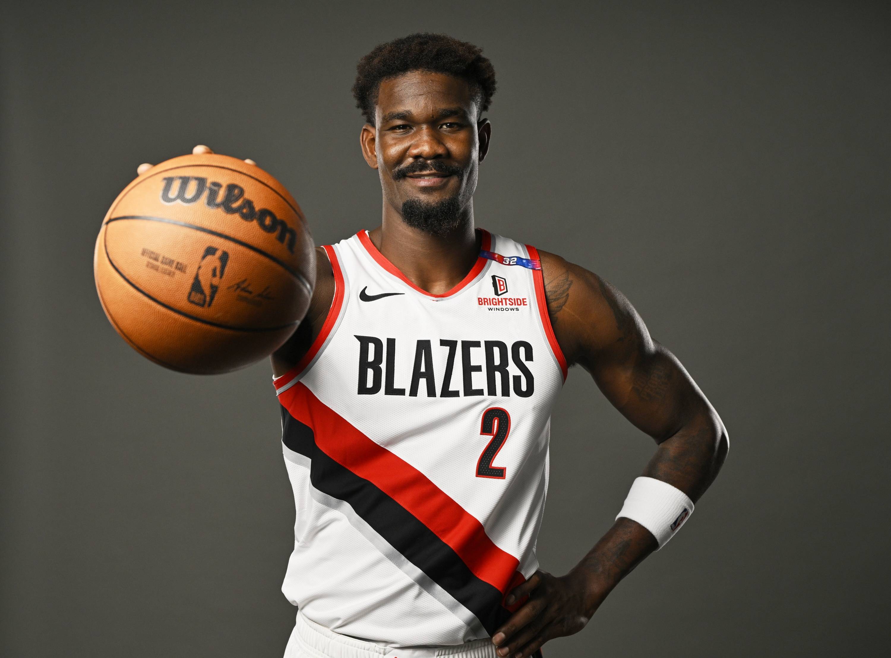 开拓者队为何突然买断3555万艾顿?4理由给出答案