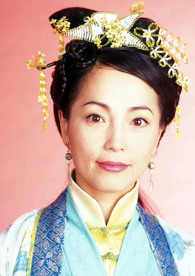 "石榴姐"苑琼丹谈演员直播带货:不丢脸,能发挥表演优势