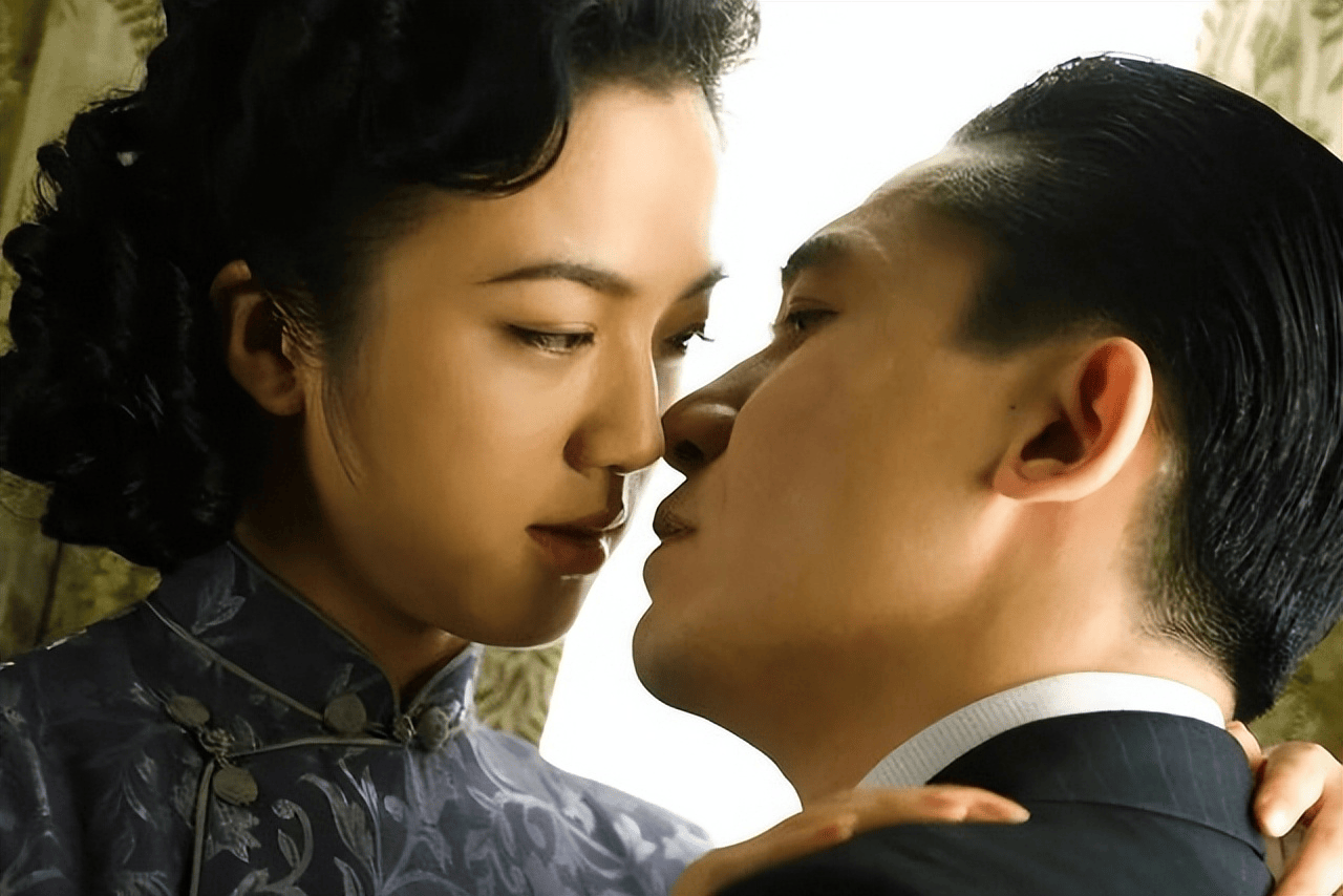 从禁片女主到青龙影后:汤唯的锄头比奖杯闪亮!乡下生活曝光引百万围观