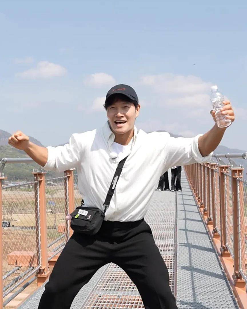 49岁"黄金单身贵族"金钟国:借rm逆袭,投资副业狂揽财富!