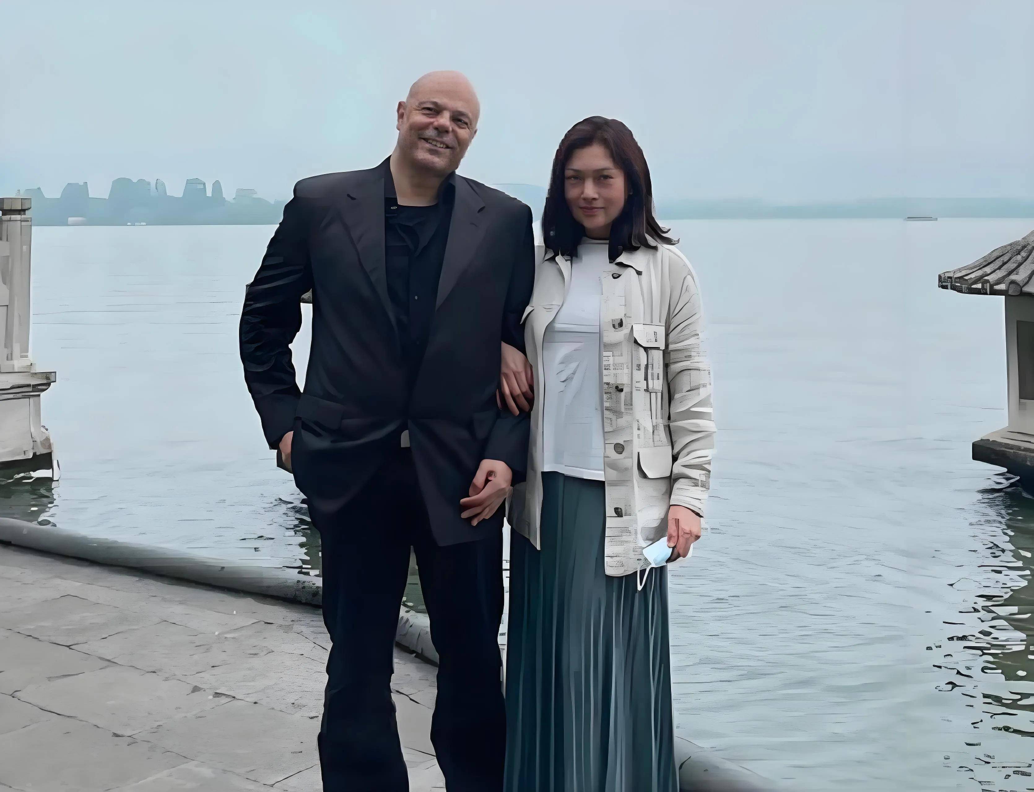 史可与瑞士老公同游法国,幸福甜蜜相伴,年龄差距引热议!