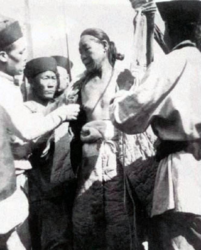 历史上最后一位被凌迟的人,当众调戏慈禧太后,至死也不吭一声