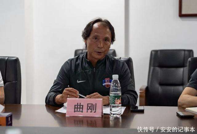 梅州客家新帅曲刚能否带领球队走出保级困境？