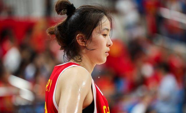 中国女篮大胜印尼暴露两大问题，罚篮与篮板成关键