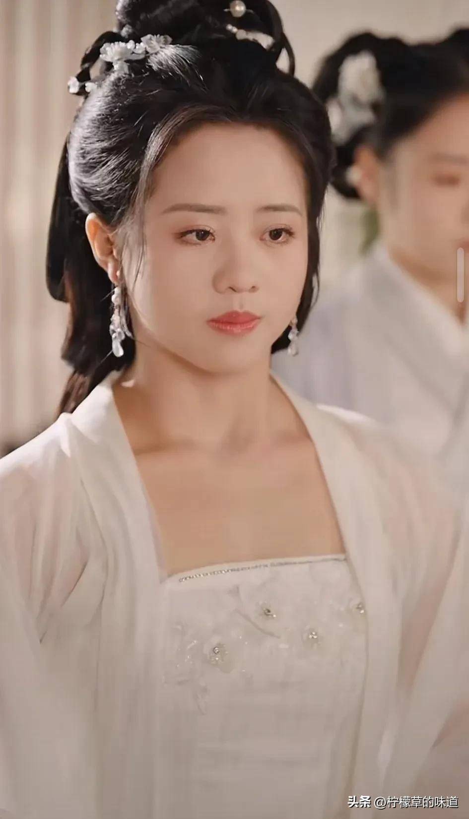 更好看,你只知道《蔷薇花谢即归来》好看,却不知道