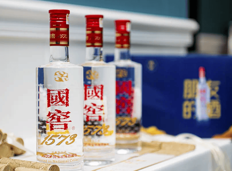 提前10年布局，泸州老窖搞定年轻人1年卖出100亿低度酒