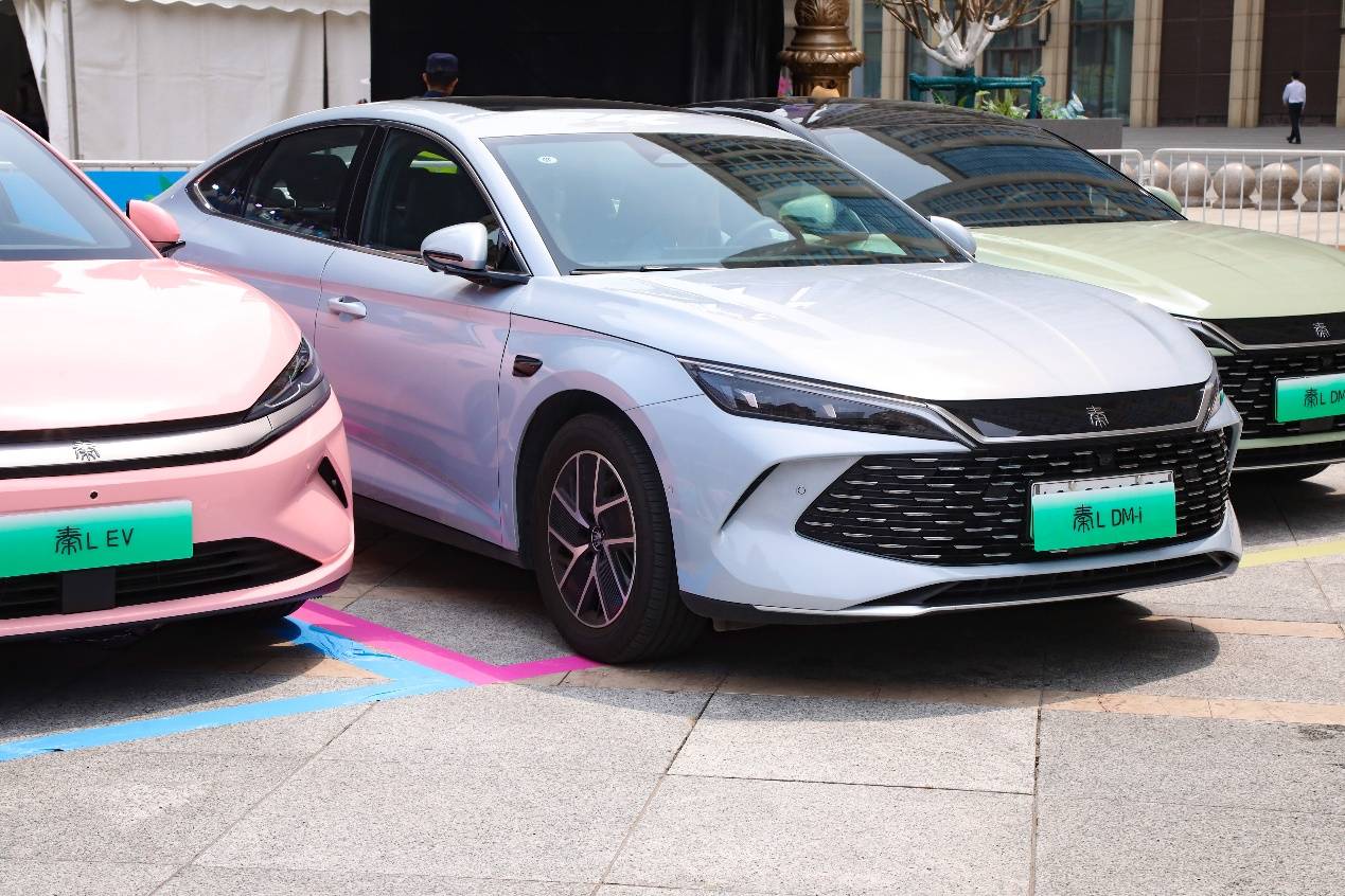 比亚迪承诺兜底! 秦L引领智能泊车进入“安心”时代