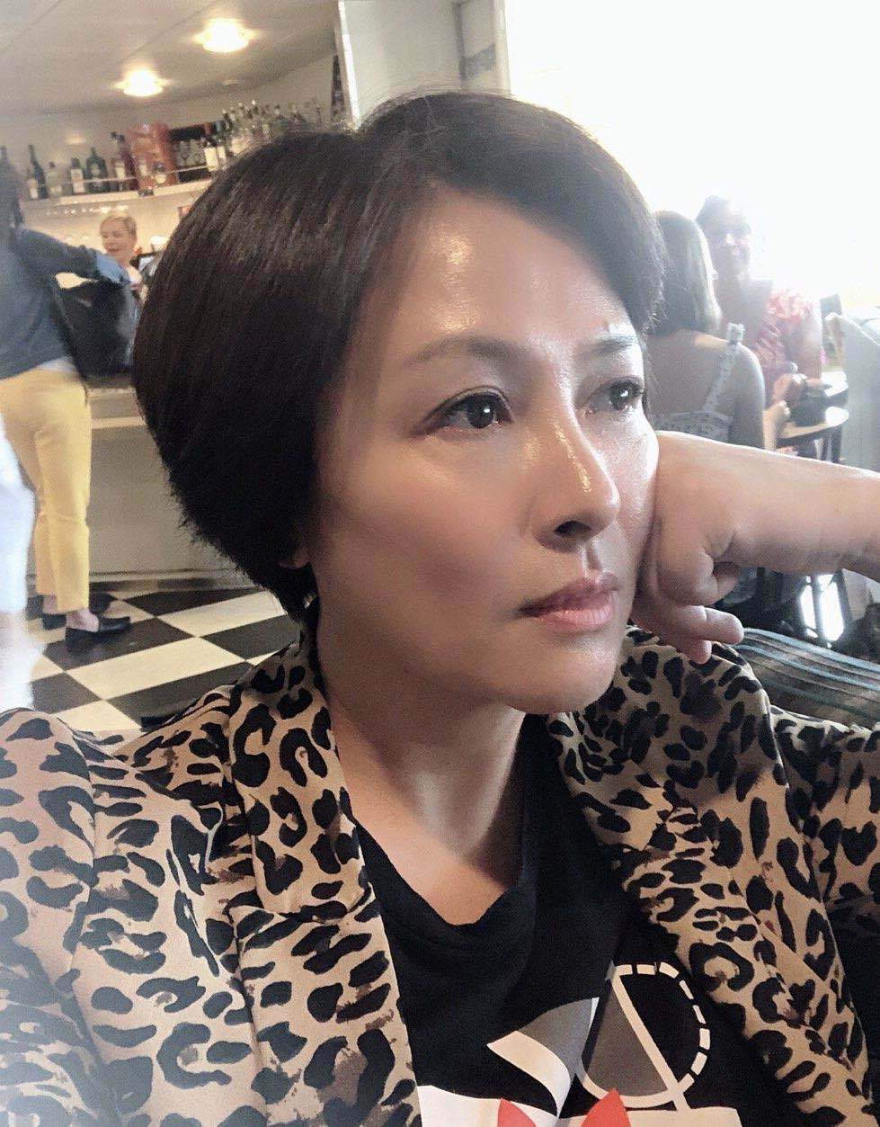 演员苏瑾,24岁凭欧庆春爆火,27岁退圈嫁建筑师,今离婚18年