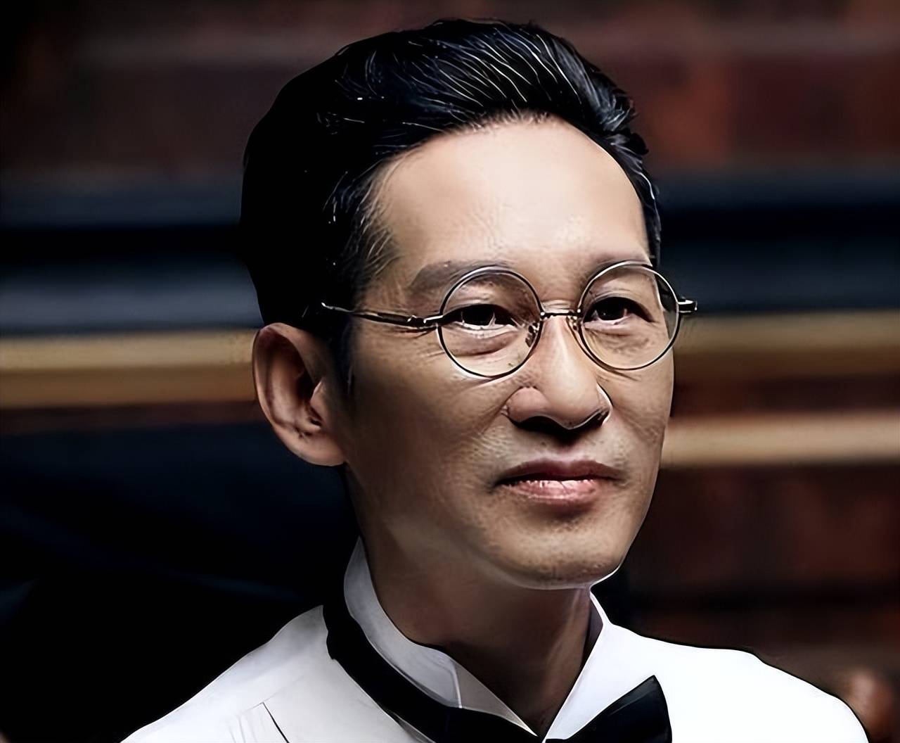 王劲松出生于1967年,来自江苏徐州的一个普通家庭