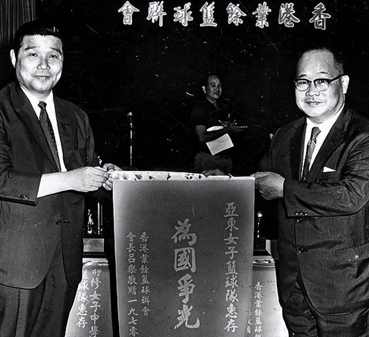 香港探长吕乐:纵横黑白两道,资产能买上万套房,逃亡后活到91岁