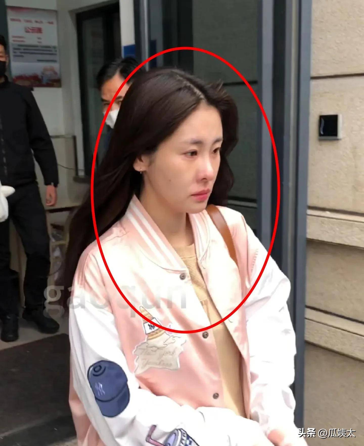 张碧晨想不通,同样涉及版权问题,年轮要被收回,岳云鹏想唱就唱