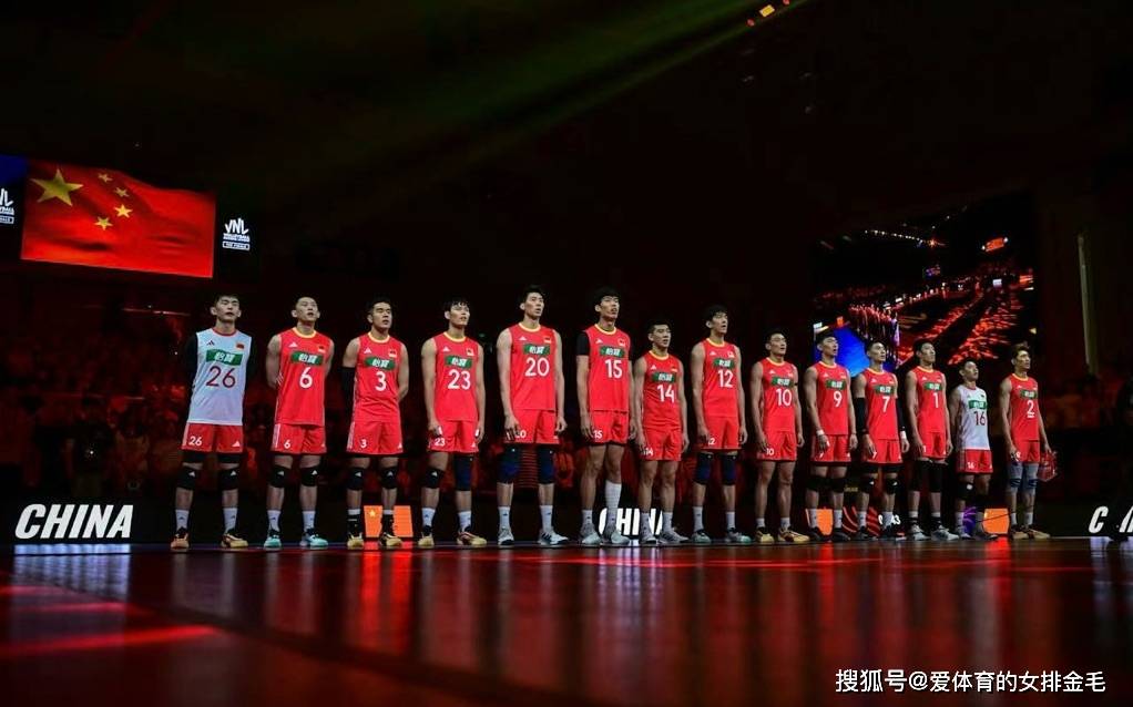 中国男排迎战巴西：防守进步显著，二传与心理问题亟待解决