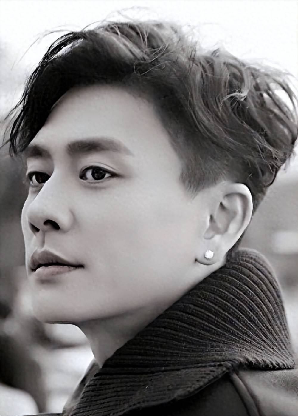 同居8年未曾想过娶她,将胡杏儿弄丢了以后,黄宗泽再无绯闻传出