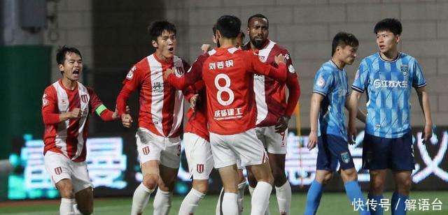 成都蓉城冲击双冠王：徐正源续约成关键，未来可期