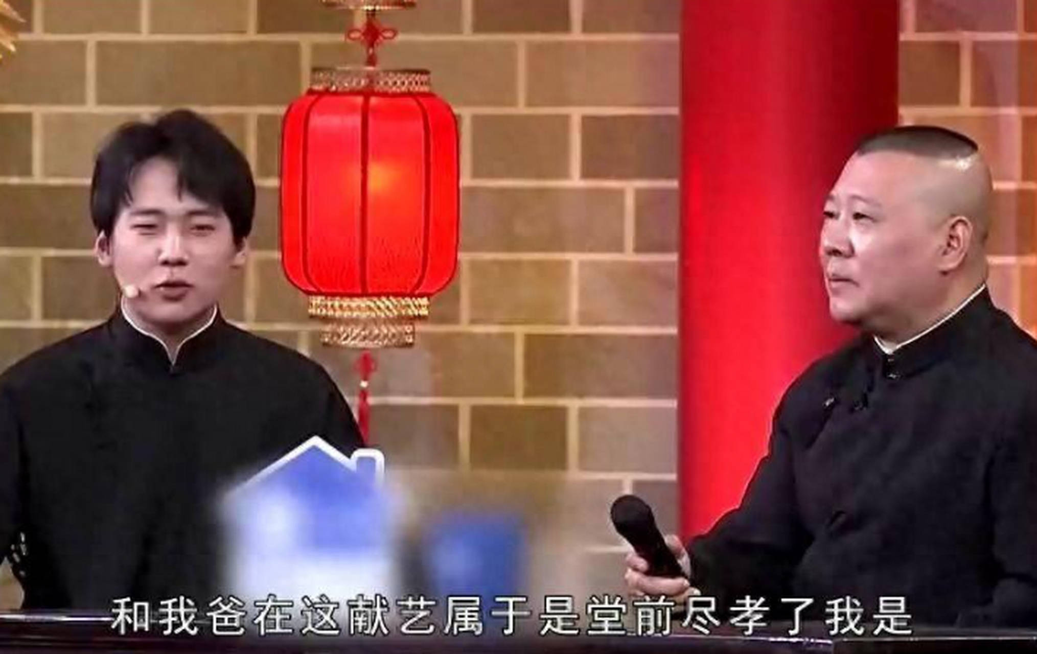 看了郭麒麟童年,再看弟弟胖成球,才知老郭多偏心