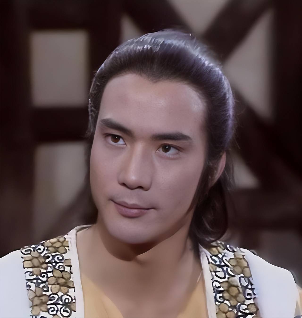 1975年,徐少强认识了他的第一任妻子张小凤,当时对方是圈外人