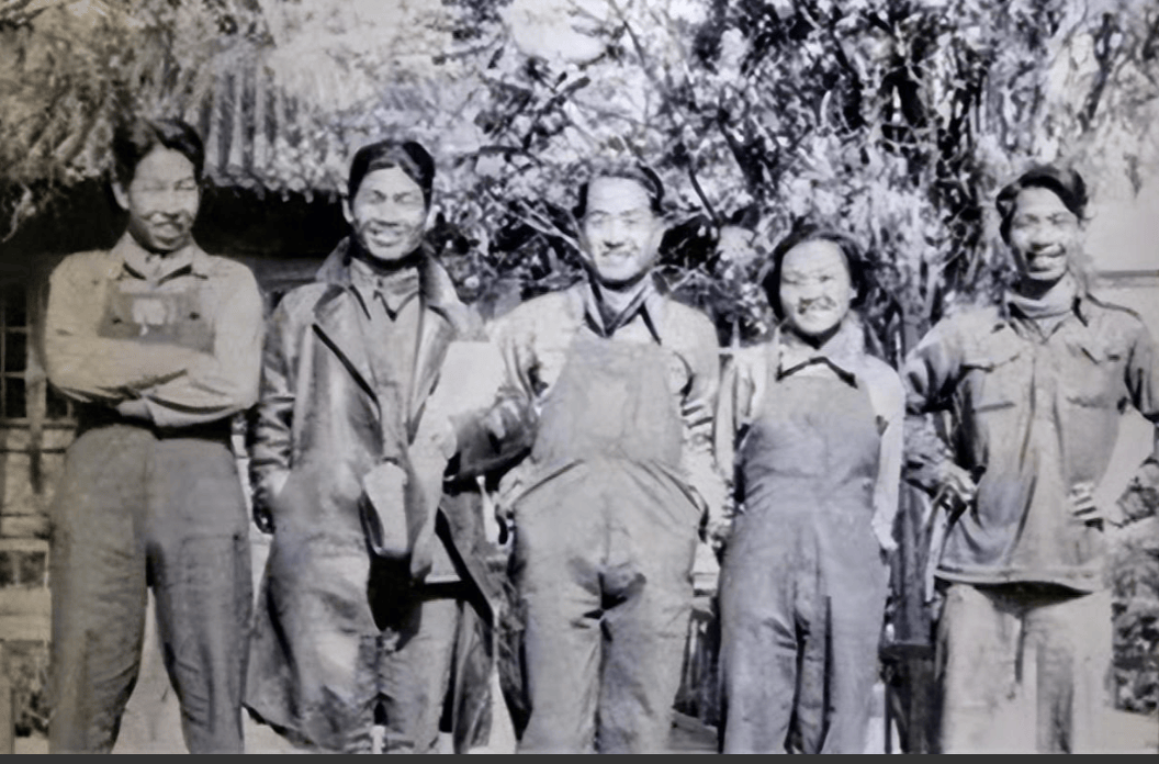 1941年,王洛宾回家,出轨的妻子问:今晚你住哪儿