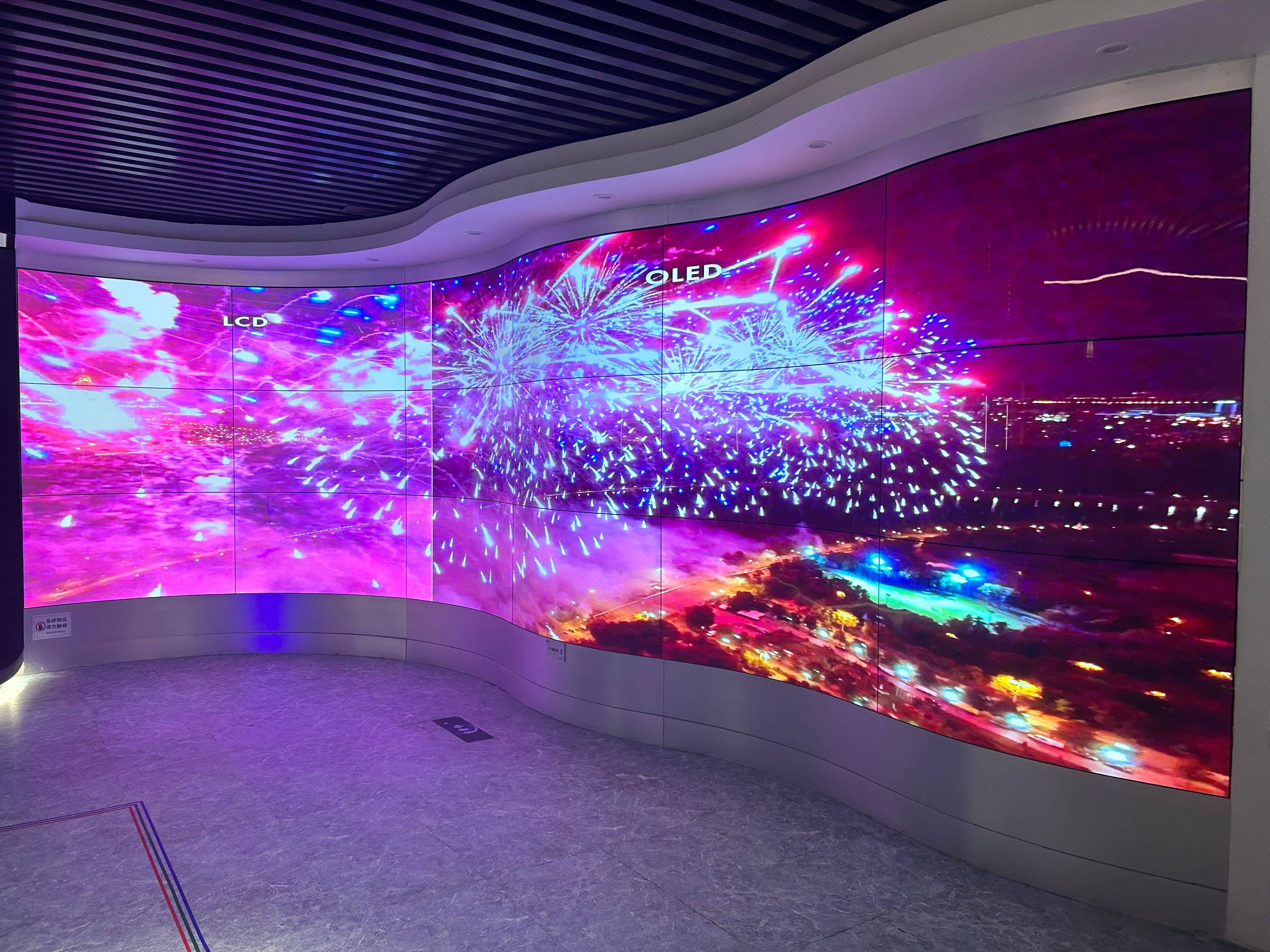 起鸿科技|55寸oled柔性拼接屏:未来显示技术的革命性突破