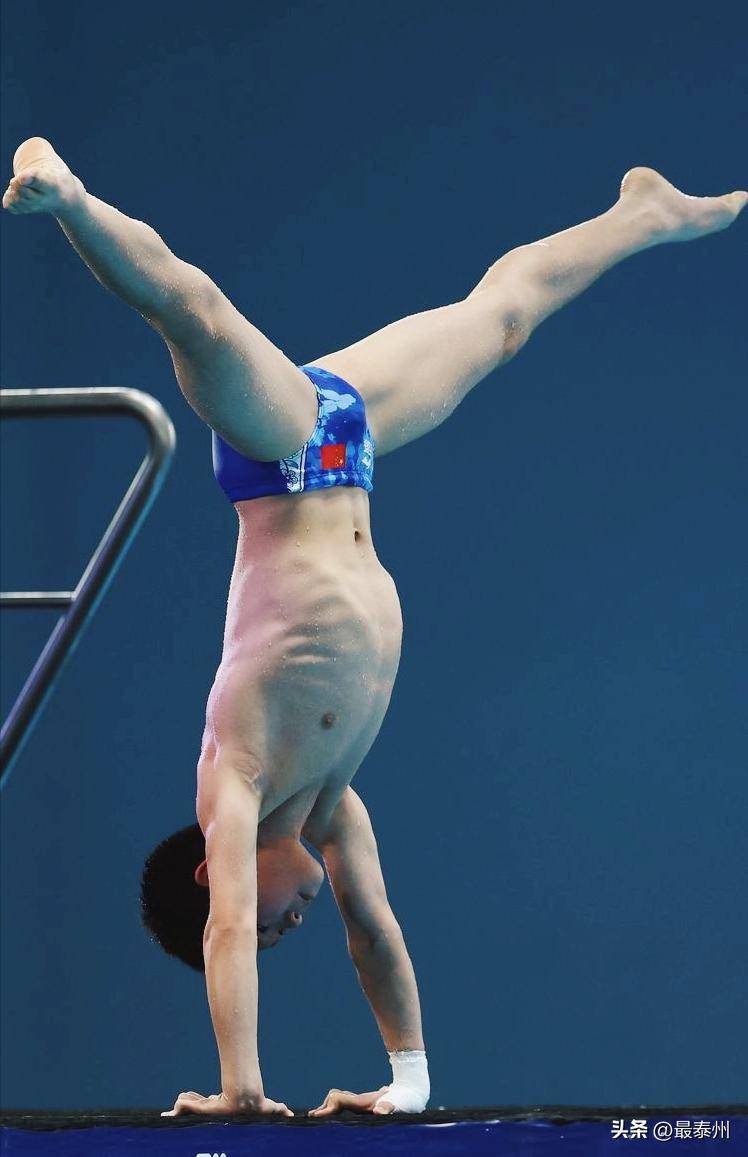 489分封神!14岁男版全红婵惊艳亮相,跳水新星崛起