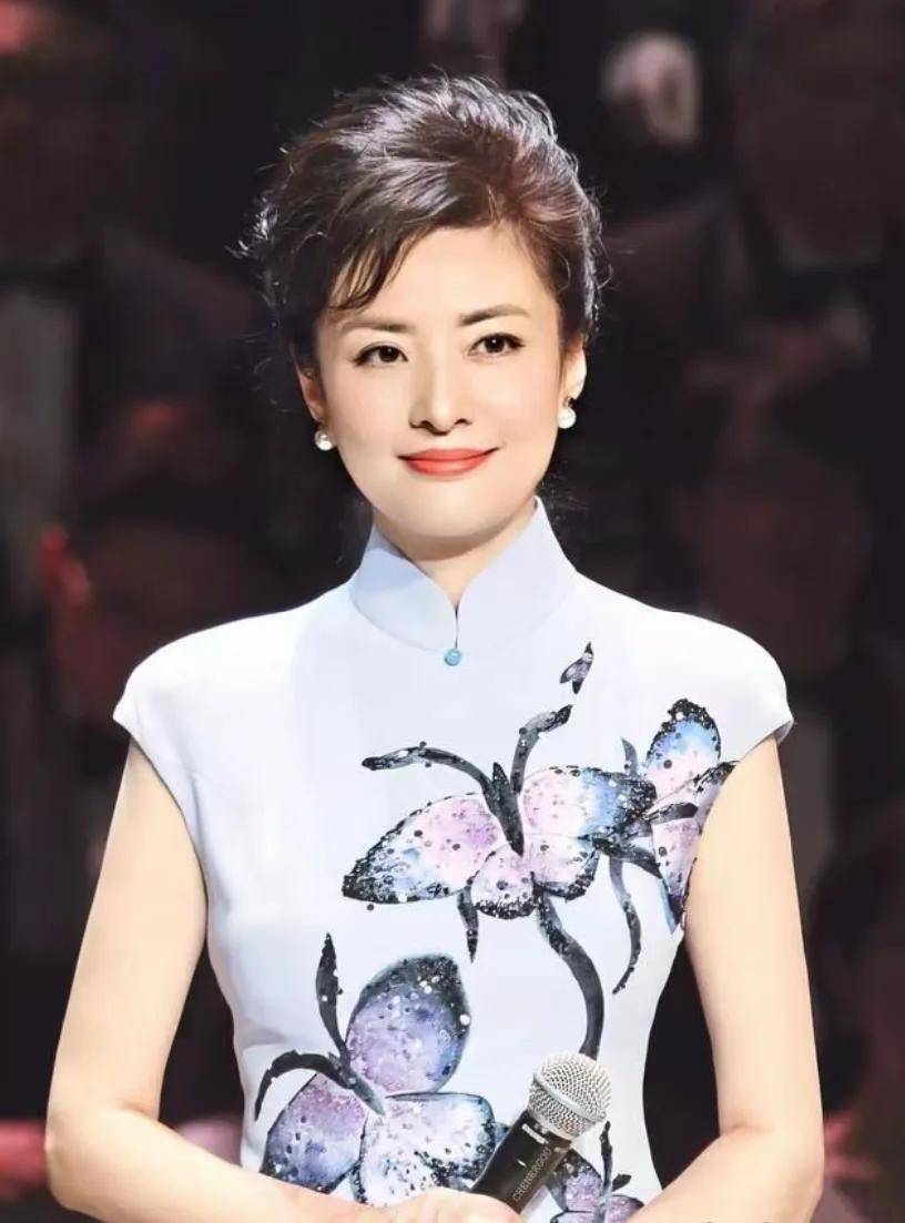 前春晚主持人周涛升官了!被任命为“保利演出董事长”,太厉害了_公司_观众_的能力