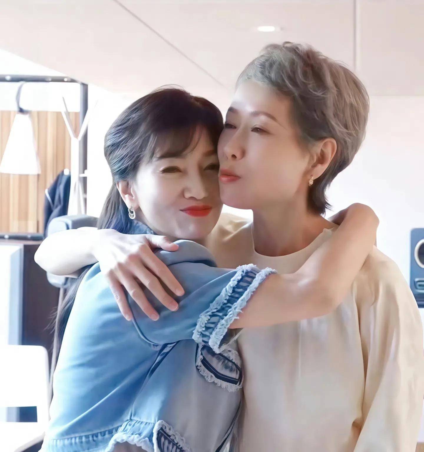 原创叶童赵雅芝合体演唱千年等一回mv赵雅芝喊叶童我的许仙