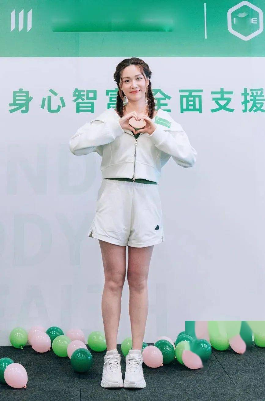原创汤洛雯晒幸福马国明敷衍回应高龄产妇搭半百老人扮蜜月应付网友