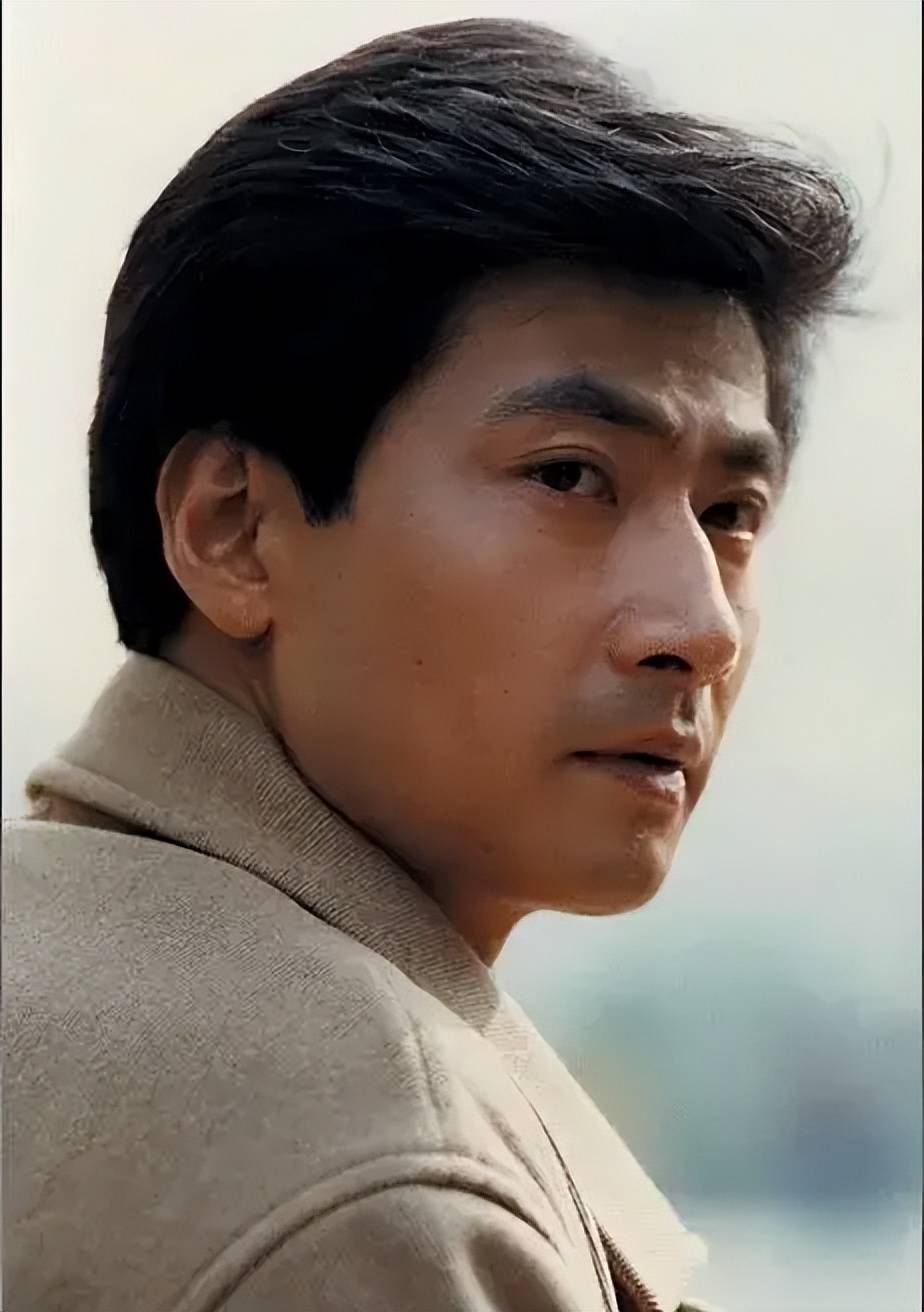 陆剑民与胡月,因为一封信定情,结婚33年依旧是最令人羡慕的一对