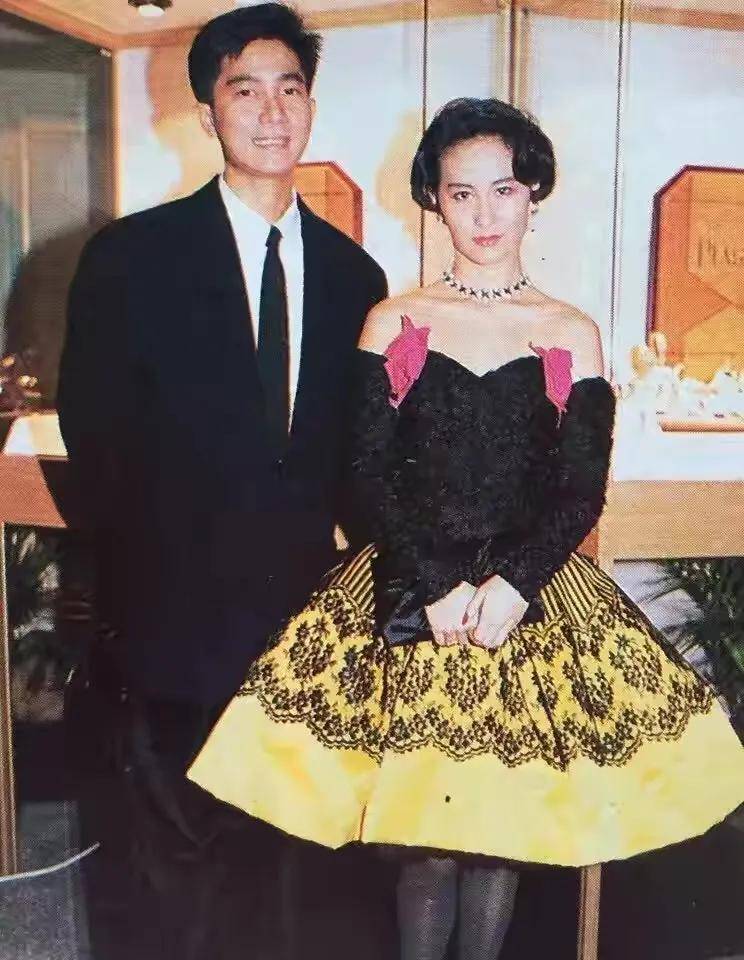 2008年,李嘉欣大婚呛声赌王,看看何超琼的报复:这个女人不简单