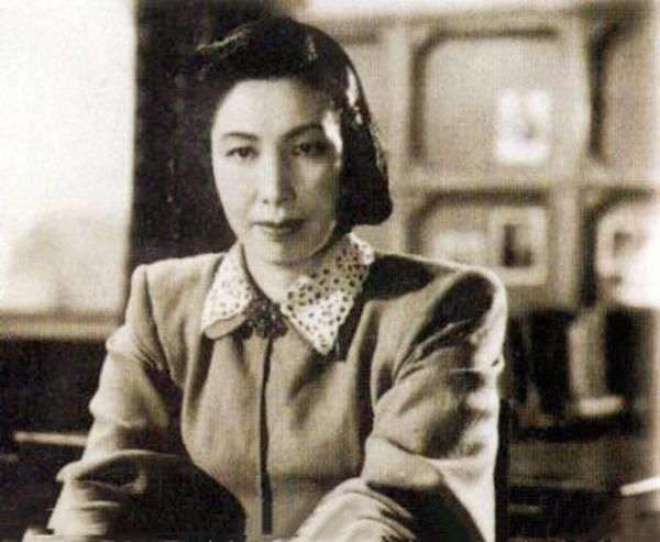 李德开始了与新恋人李丽莲的关系,而李丽莲是一位延安的文艺工作者,以