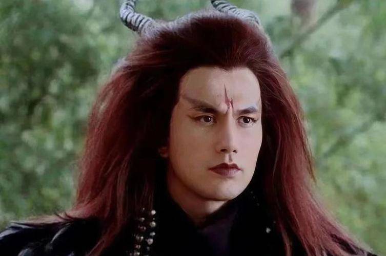 短剧到底有多火,魔尊重楼扮演者去演短剧了