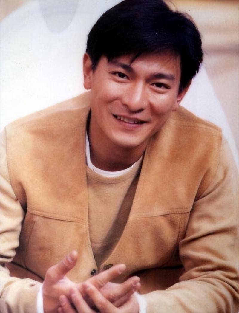 她是刘德华第一任女友,分手37年,为何对刘德华始终念念不忘?