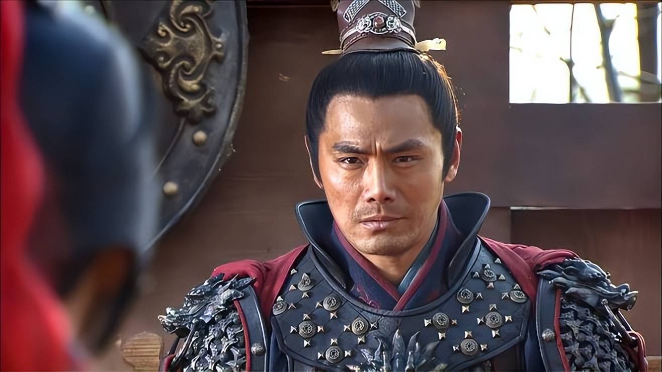 56岁邵兵罕见晒动态,虽两鬓斑白却肌肉健硕,骑单车帅气有型