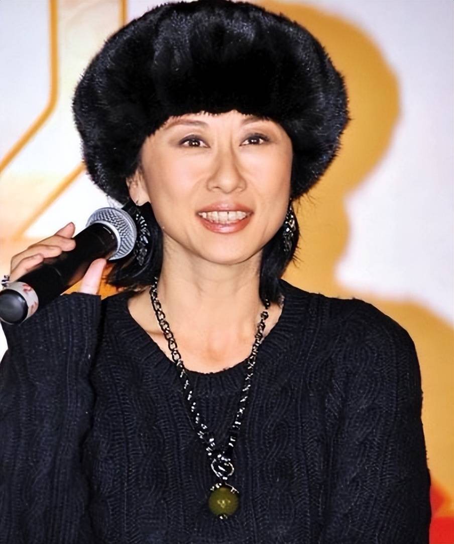 叶倩文:36岁抢走恩人的老公,勇嫁林子祥之后隐退乐坛